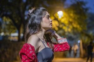 Reshma Thakur Instagram - Happiness depends on your mindset and attitude.🖤💋