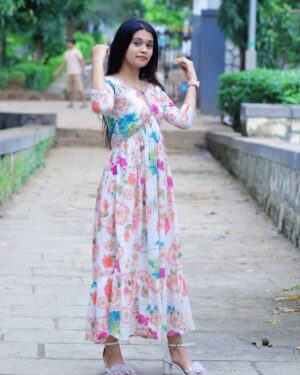 Reshma Thakur Instagram - Finding beauty in my own reflection, every single day 🪞🤍