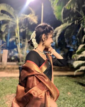 Reshma Thakur Instagram - āCelebrating the harvest festival of Makar Sankranti, the first festivity of 2025.āš¤āØ
##makarsankranti #instagram #trending #love #viral #like #photograph #follow #explore #followforfollowback #instadaily #likeforlikes #viralpost #instalike #photooftheday #fashion #comment #foryou #photoshoot