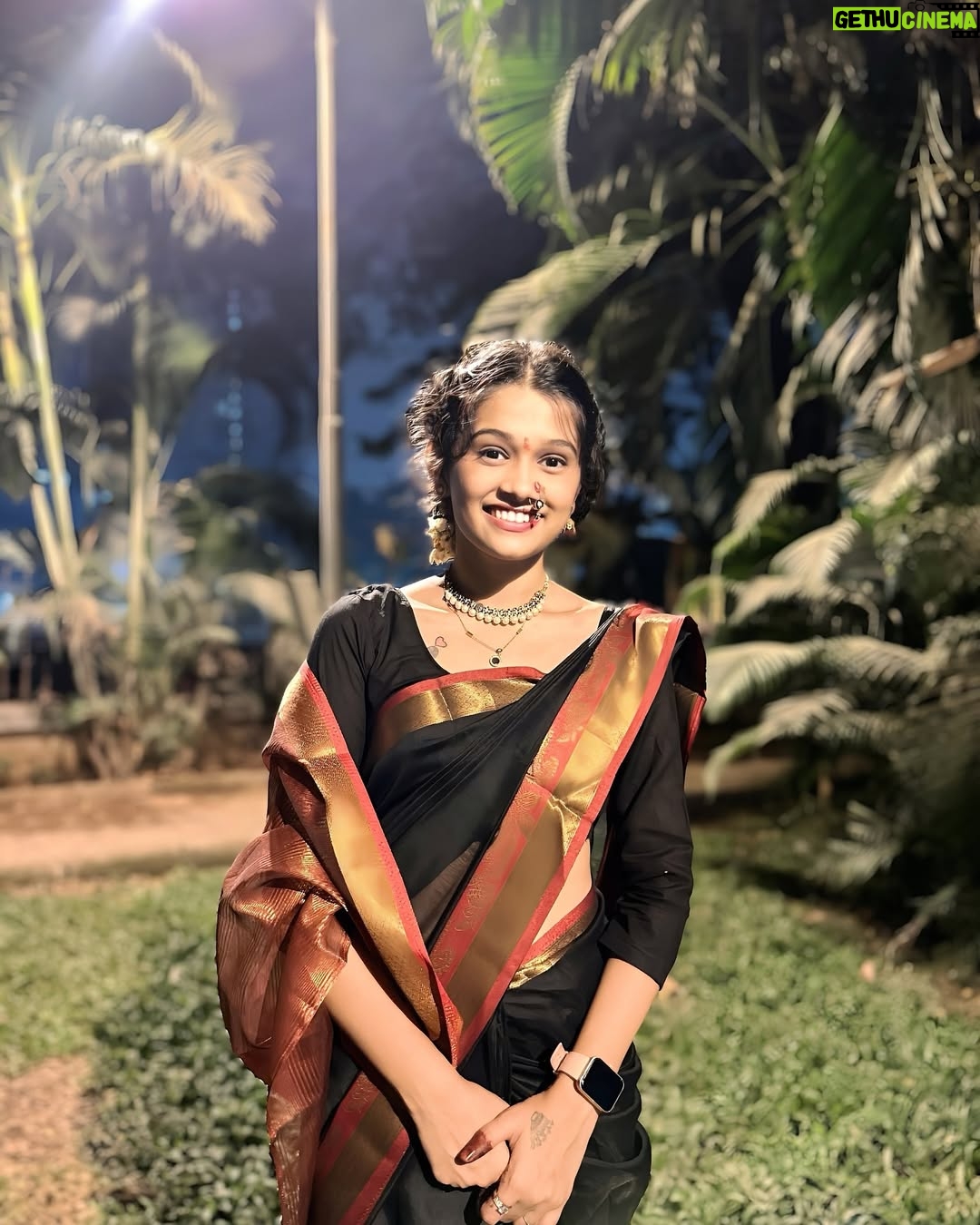 Reshma Thakur - 36.6K Likes - “Celebrating the harvest festival of Makar Sankranti, the first festivity of 2025.”🖤✨

##makarsankranti #instagram #trending #love #viral #like #photograph #follow #explore #followforfollowback #instadaily #likeforlikes #viralpost #instalike #photooftheday #fashion #comment #foryou #photoshoot