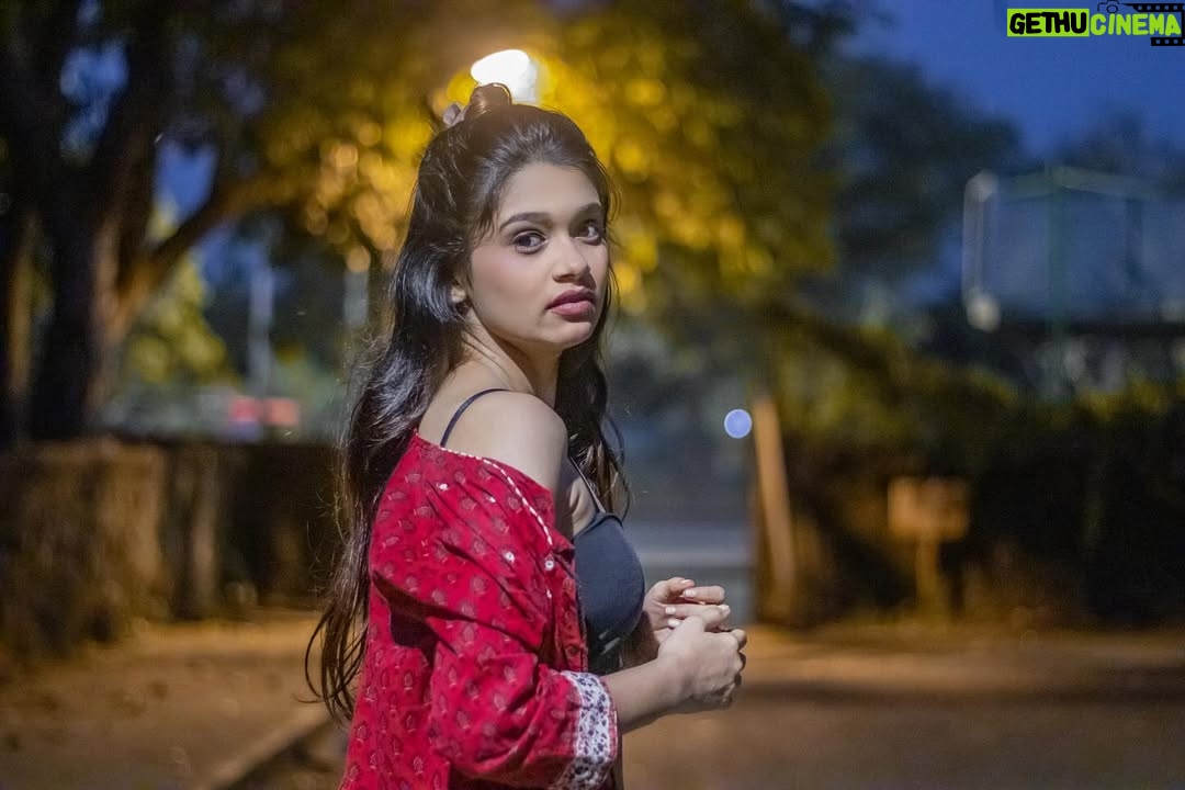 Reshma Thakur - 47.6K Likes - Happiness depends on your mindset and attitude.🖤💋