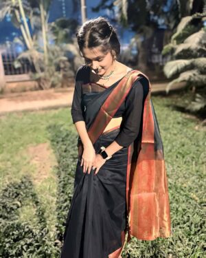 Reshma Thakur Instagram - “Celebrating the harvest festival of Makar Sankranti, the first festivity of 2025.”🖤✨

##makarsankranti #instagram #trending #love #viral #like #photograph #follow #explore #followforfollowback #instadaily #likeforlikes #viralpost #instalike #photooftheday #fashion #comment #foryou #photoshoot