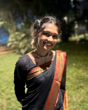 Reshma Thakur Instagram - “Celebrating the harvest festival of Makar Sankranti, the first festivity of 2025.”🖤✨

##makarsankranti #instagram #trending #love #viral #like #photograph #follow #explore #followforfollowback #instadaily #likeforlikes #viralpost #instalike #photooftheday #fashion #comment #foryou #photoshoot