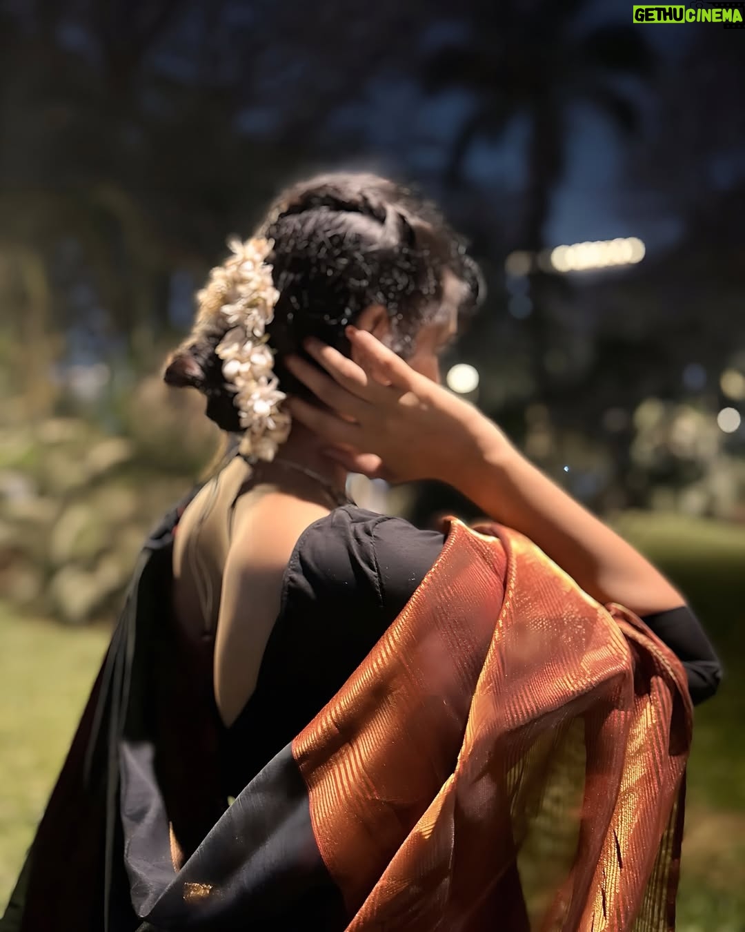 Reshma Thakur - 36.6K Likes - “Celebrating the harvest festival of Makar Sankranti, the first festivity of 2025.”🖤✨

##makarsankranti #instagram #trending #love #viral #like #photograph #follow #explore #followforfollowback #instadaily #likeforlikes #viralpost #instalike #photooftheday #fashion #comment #foryou #photoshoot