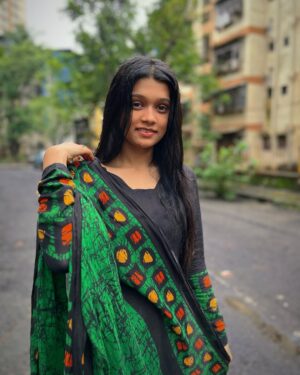 Reshma Thakur Instagram - 💚“Some days you just have to create your own sunshine.”🖤