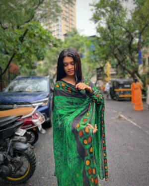Reshma Thakur Instagram - 💚“Some days you just have to create your own sunshine.”🖤