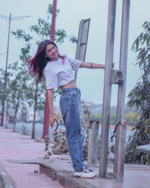 Reshma Thakur Instagram - Stay low-key, 
disconnect, 
disappear, 
and glow up. 😌🩶