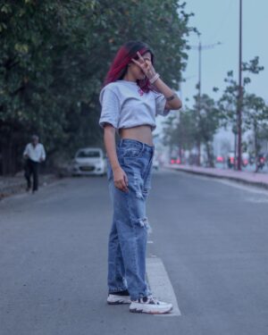 Reshma Thakur Instagram - Stay low-key,
disconnect,
disappear,
and glow up. šš©¶