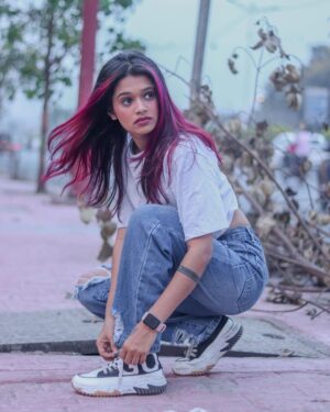 Reshma Thakur Instagram - Stay low-key,
disconnect,
disappear,
and glow up. šš©¶