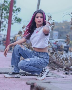 Reshma Thakur Instagram - Stay low-key, 
disconnect, 
disappear, 
and glow up. 😌🩶