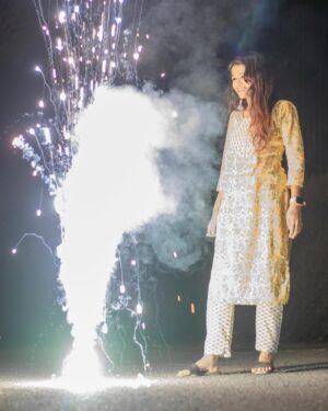 Reshma Thakur Instagram - Celebrating the festival of love and lights! ...💛🪔