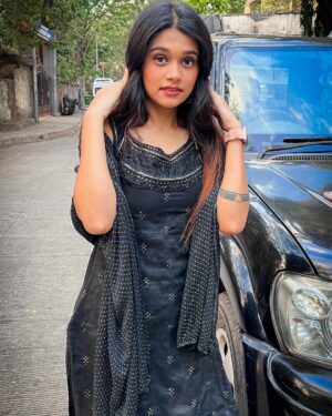 Reshma Thakur Instagram - āModern thinking, traditional look. What a perfect match!āš¤š«