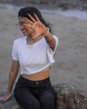 Reshma Thakur Instagram - "If there’s heaven for me, I’m sure it has a beach attached to it."🌊🌥️🤍