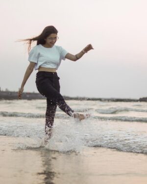Reshma Thakur Instagram - "If there’s heaven for me, I’m sure it has a beach attached to it."🌊🌥️🤍