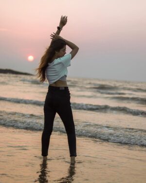 Reshma Thakur Instagram - "If there’s heaven for me, I’m sure it has a beach attached to it."🌊🌥️🤍