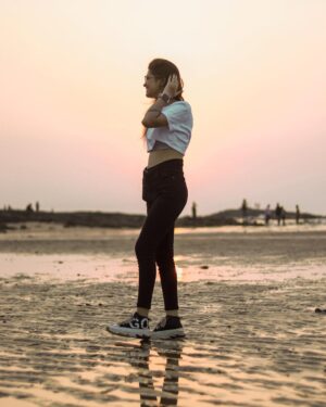 Reshma Thakur Instagram - "If there’s heaven for me, I’m sure it has a beach attached to it."🌊🌥️🤍