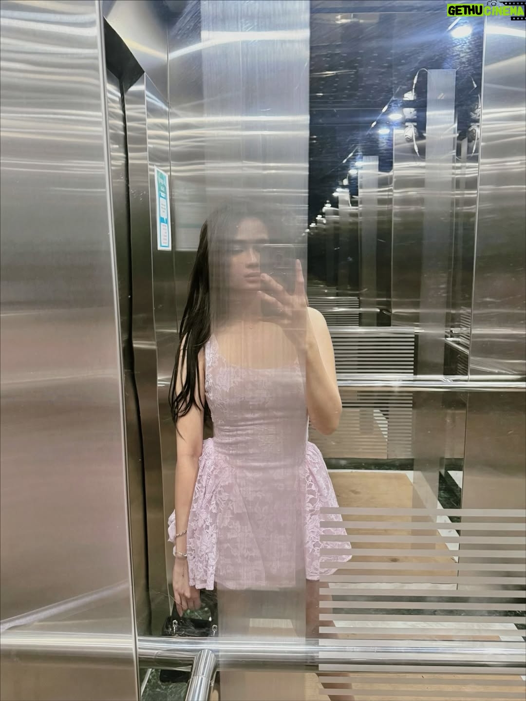 Rhen Escano - 3 Likes - Flex ko lang OOTD ko na di galing sa kaban ng bayan. Dress is from @whoopyclothing 💗💓🩷💅