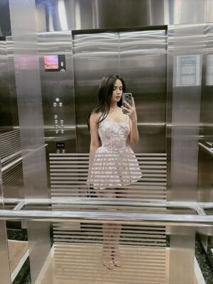 Rhen Escano Instagram - Flex ko lang OOTD ko na di galing sa kaban ng bayan. Dress is from @whoopyclothing 💗💓🩷💅