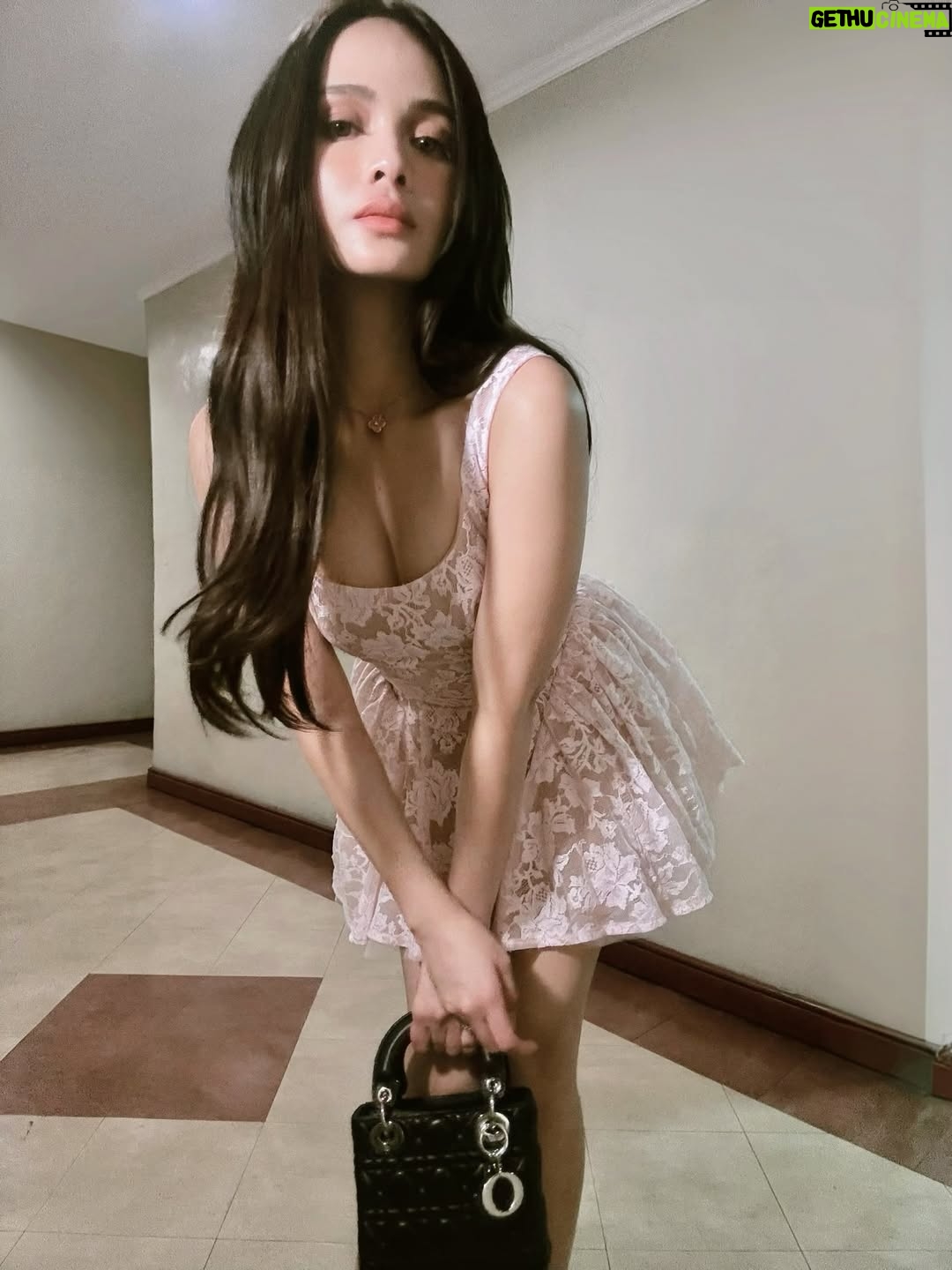 Rhen Escano - 3 Likes - Flex ko lang OOTD ko na di galing sa kaban ng bayan. Dress is from @whoopyclothing 💗💓🩷💅