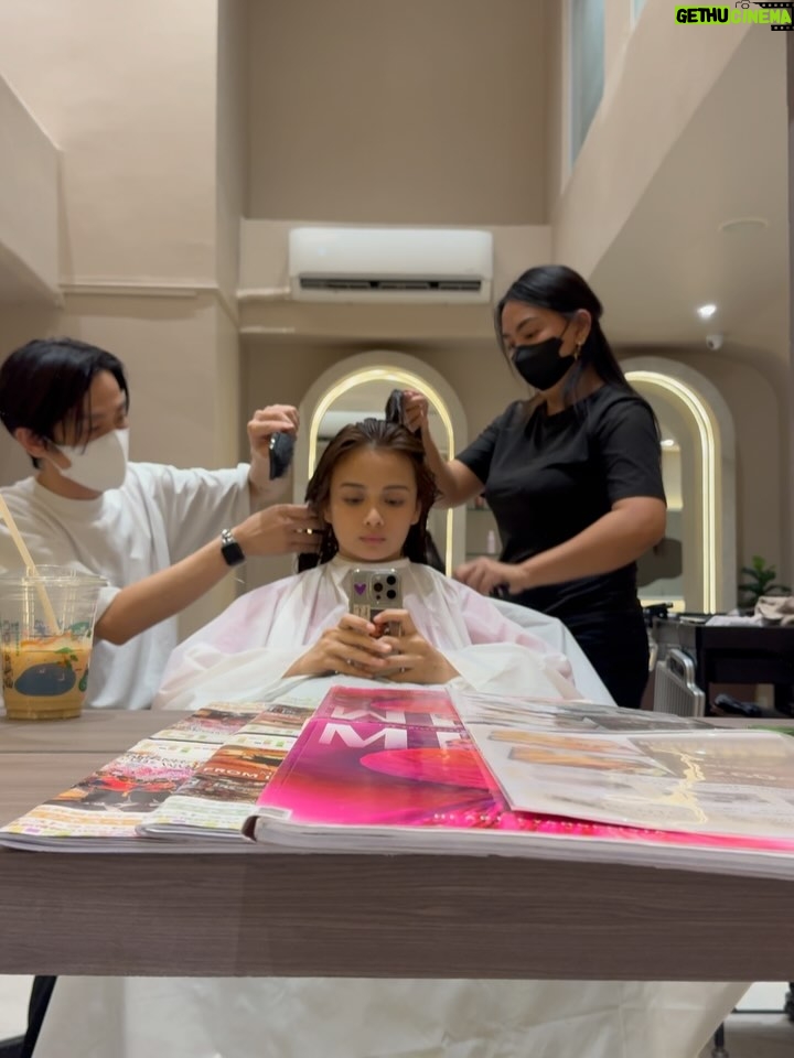 Rhen Escano - 3 Likes - From the vault: (shortest i’ve had. ever.) hair

1st attempt: Japanese salon director hair stylist
2nd attempt: Korean salon senior hair stylist (‘cause I need it to be more shorter)
3rd and final attempt: Filipino director hair stylist
 

“So why did you cut it?” 
Who needs long hair when you have a new role this exciting? It’s totally worth it!