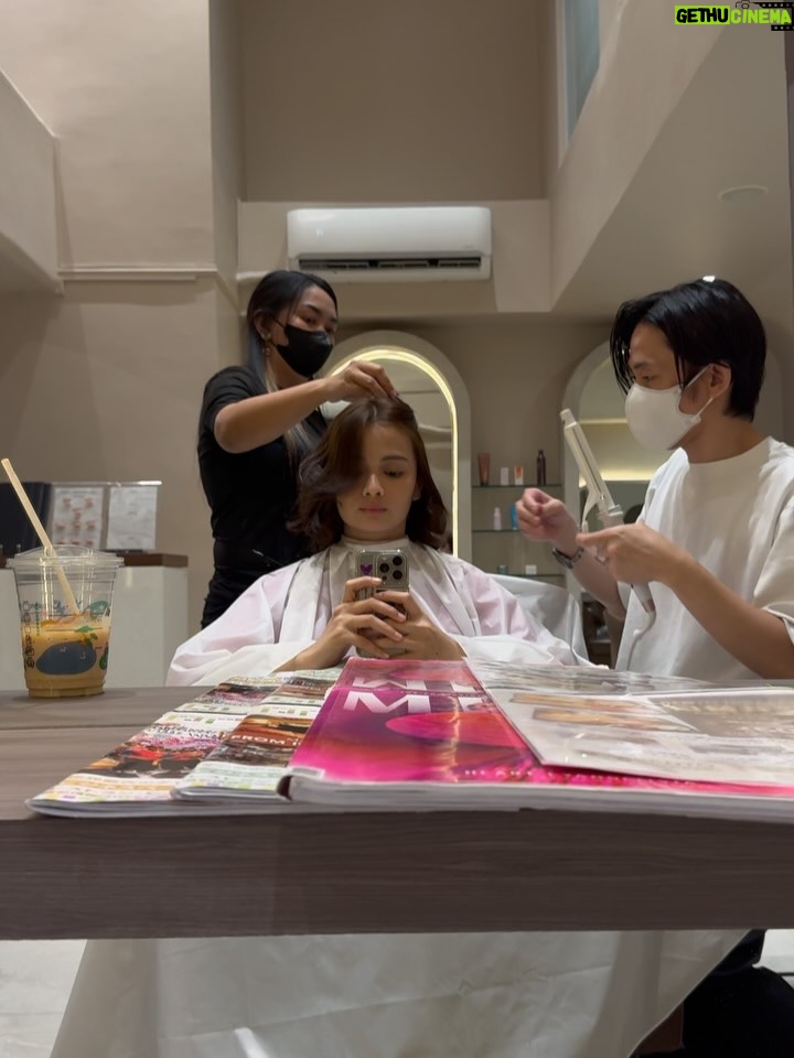 Rhen Escano - 3 Likes - From the vault: (shortest i’ve had. ever.) hair

1st attempt: Japanese salon director hair stylist
2nd attempt: Korean salon senior hair stylist (‘cause I need it to be more shorter)
3rd and final attempt: Filipino director hair stylist
 

“So why did you cut it?” 
Who needs long hair when you have a new role this exciting? It’s totally worth it!