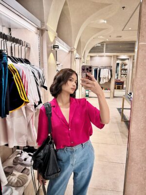 Rhen Escano Instagram - From the vault: (shortest i’ve had. ever.) hair

1st attempt: Japanese salon director hair stylist
2nd attempt: Korean salon senior hair stylist (‘cause I need it to be more shorter)
3rd and final attempt: Filipino director hair stylist
 

“So why did you cut it?” 
Who needs long hair when you have a new role this exciting? It’s totally worth it!