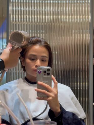 Rhen Escano Instagram - From the vault: (shortest i’ve had. ever.) hair

1st attempt: Japanese salon director hair stylist
2nd attempt: Korean salon senior hair stylist (‘cause I need it to be more shorter)
3rd and final attempt: Filipino director hair stylist
 

“So why did you cut it?” 
Who needs long hair when you have a new role this exciting? It’s totally worth it!