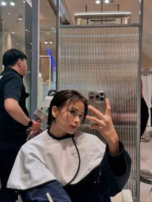 Rhen Escano Instagram - From the vault: (shortest i’ve had. ever.) hair

1st attempt: Japanese salon director hair stylist
2nd attempt: Korean salon senior hair stylist (‘cause I need it to be more shorter)
3rd and final attempt: Filipino director hair stylist
 

“So why did you cut it?” 
Who needs long hair when you have a new role this exciting? It’s totally worth it!