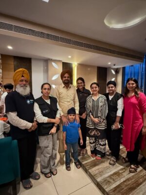 Rhythempreet Kaur Instagram - Satguru G ne Sewa de kabil bnaya Sanu te Aj Punjab Nal Punjab Khdda hai 💪… Sade Punjab te museebataa aundiya Jaandiya Rhndiya …
ehde nal v rall milke Ladd Lawange … Bsss Negativity Naa failaao🙏🏻🙏🏻Te Sabh da Saath dewo….
Special thanks : @theglobalsikhs
.
.
.
.
#floodrelief #waheguru #punjab #wahegurumeharkare #derababananak #relieffund #floods #flooddamage