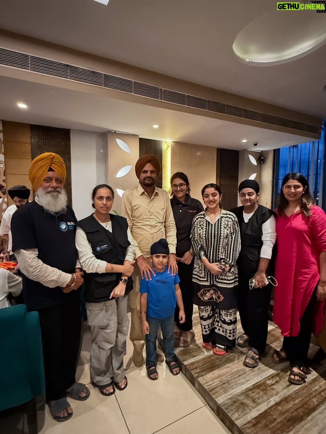 Rhythempreet Kaur - 19.5K Likes - Satguru G ne Sewa de kabil bnaya Sanu te Aj Punjab Nal Punjab Khdda hai 💪… Sade Punjab te museebataa aundiya Jaandiya Rhndiya … 
ehde nal v rall milke Ladd Lawange … Bsss Negativity Naa failaao🙏🏻🙏🏻Te Sabh da Saath dewo…. 
Special thanks : @theglobalsikhs 
.
.
.
.
#floodrelief #waheguru #punjab #wahegurumeharkare #derababananak #relieffund #floods #flooddamage