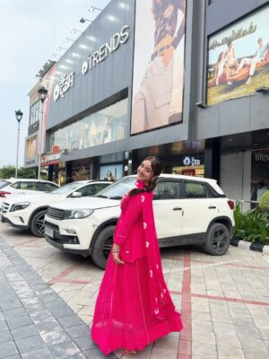 Rhythempreet Kaur Instagram - Rakshabandhan Special Outfit 💕 @iamrhythem @realrhythem
Dress from : @zeyaandzari
.
.
.
.
.
#rakshabandhanspecial #grwm #outfitoftheday #traditional #ethnic #patiala #dress