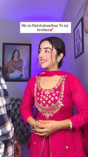 Rhythempreet Kaur Instagram - wait for the end 🤣Mere nal video nhi bnaa reha c fr random hi hogya eh🤣🤣🤣 @iamrhythem
Suit from : @zeyaandzari