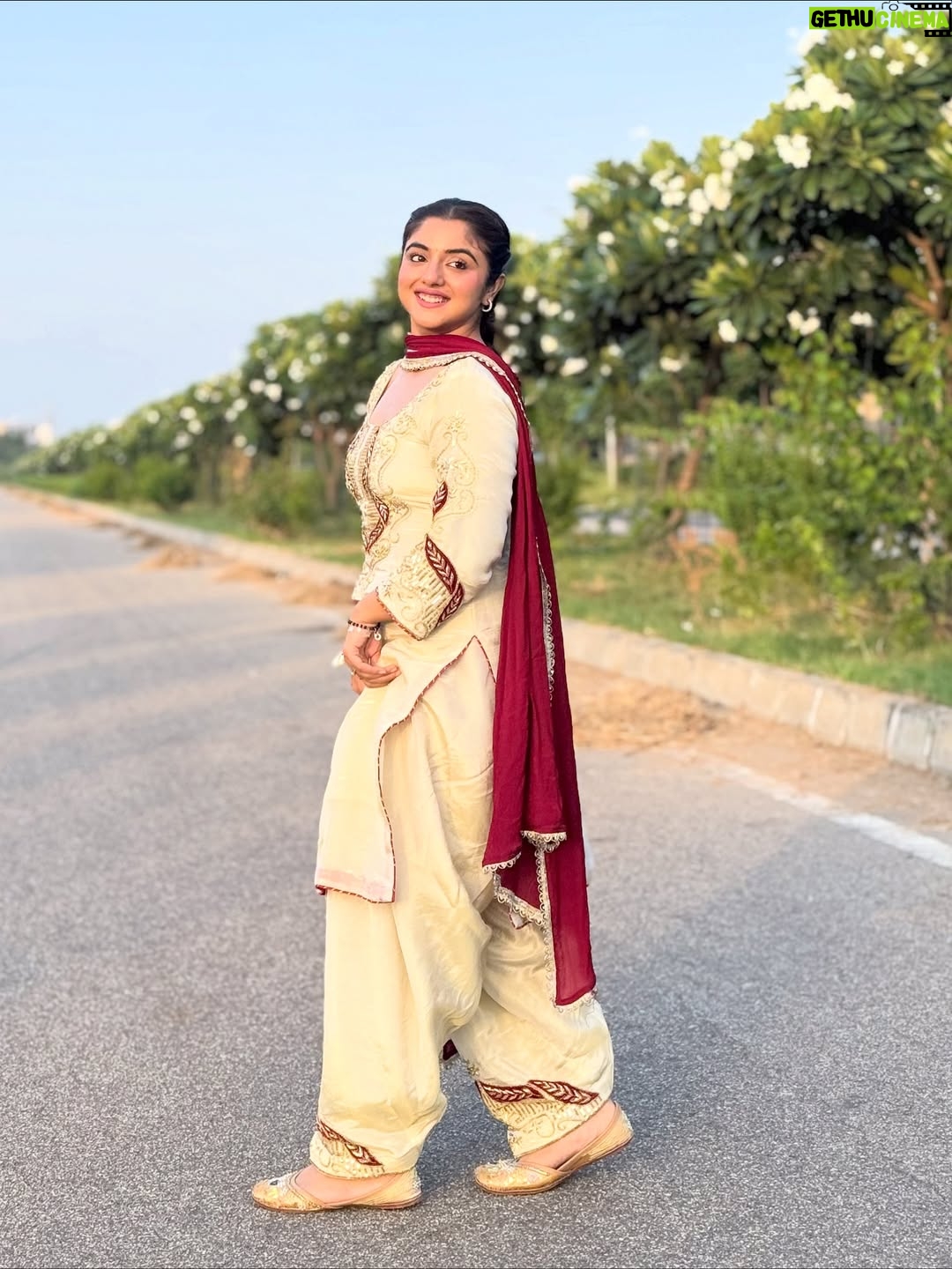 Rhythempreet Kaur - 6.3K Likes - Just simple Photos I wanted 🥰❤️ @iamrhythem 
Suit from : @mahirboutique_