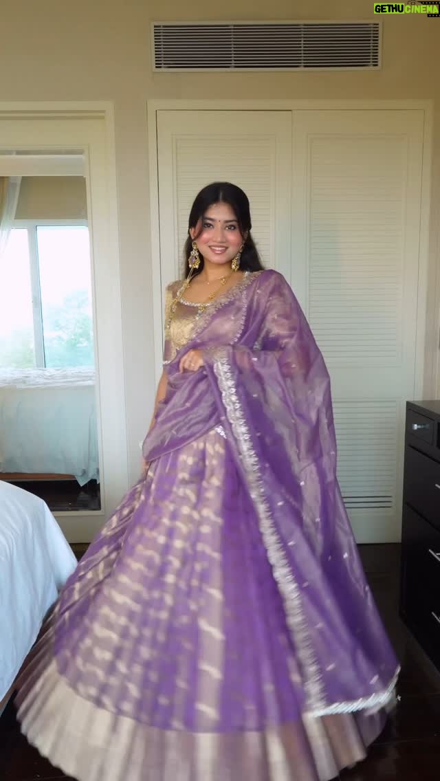 Ria Amin - 523.7K Likes - Want to feel like a divine goddess? Wear South Indian 🪷

Half saree - @bullion_knot 
Jewellery- @opasa.jewellery