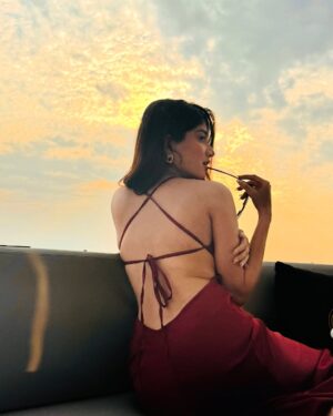 Ria Amin Instagram - When life felt like silk and salt air 🌊

wearing @nefsfinds