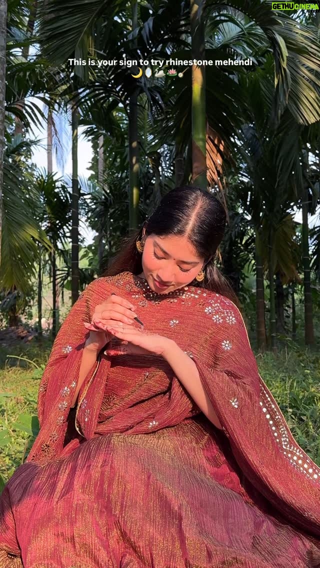 Ria Amin - 89.8K Likes - Rhinestone mehendi ⊹₊⟡⋆
