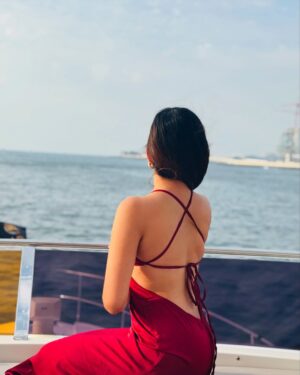 Ria Amin Instagram - When life felt like silk and salt air 🌊

wearing @nefsfinds