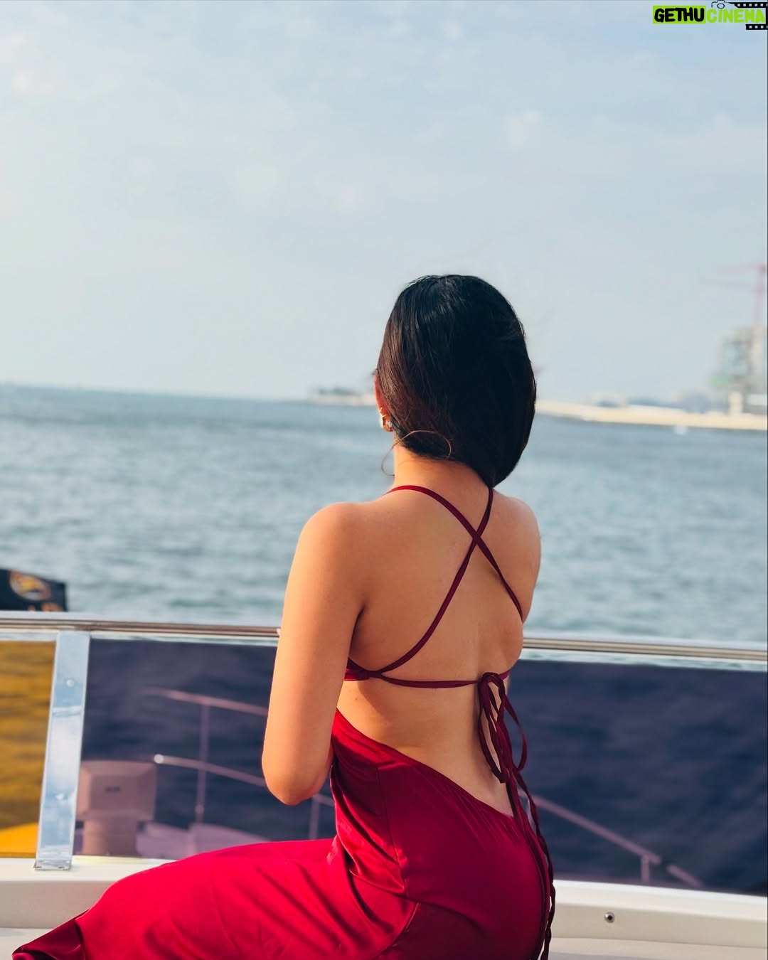 Ria Amin - 55.8K Likes - When life felt like silk and salt air 🌊

wearing @nefsfinds