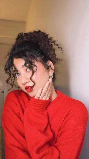 Ria Amin Instagram - Christmas Hairstyle *❆⋆꙳

Extensions from @nishhair