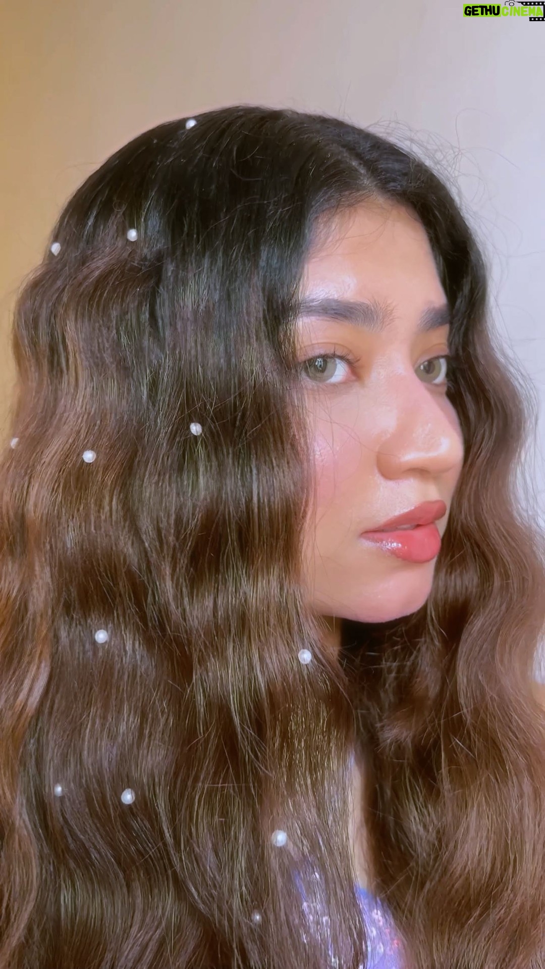 Ria Amin - 44.8K Likes - Concert Hair Inspo 🪩

Got these stickers from Amazon 

#RockTheConcert 1/6