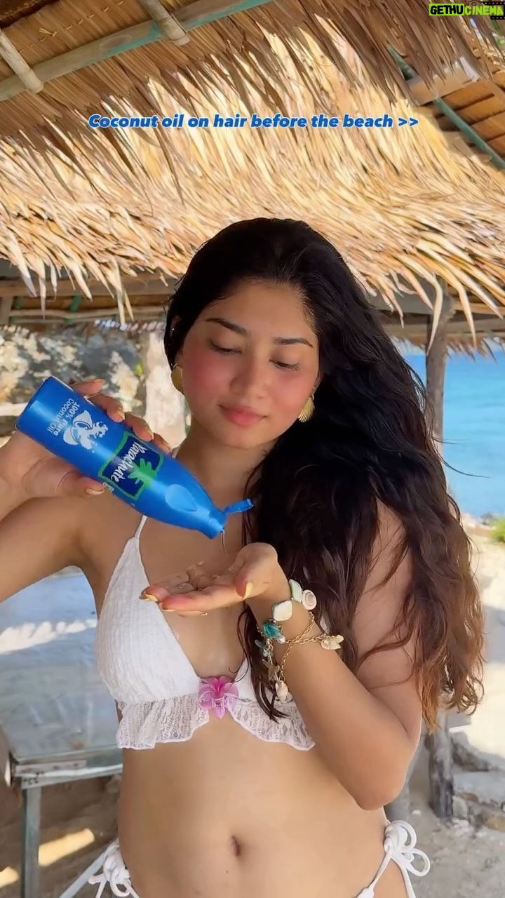 Ria Amin - 79K Likes - Keeps my hair detangled 

Saw this on the internet.. I literally owe you! 💙