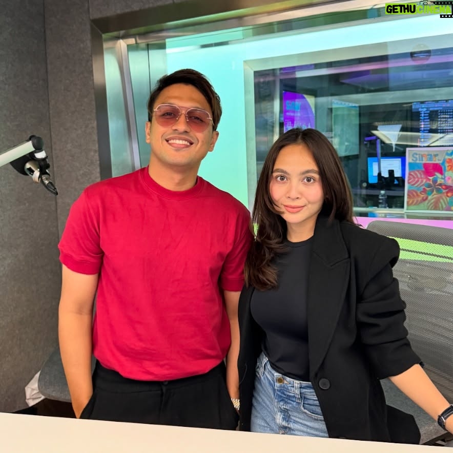 Riena Diana - 6.3K Likes - Riena is back!! Sebab ramai pendengar ERA komen nak @rienadiana_ teman @haziq_hussni lagi kat #PetangERA kalau @shasha.nadira cuti, kita tunaikan!! 🫶🏻 Strim ERA sekarang guys!! #ERARadioNo1PalingLegit