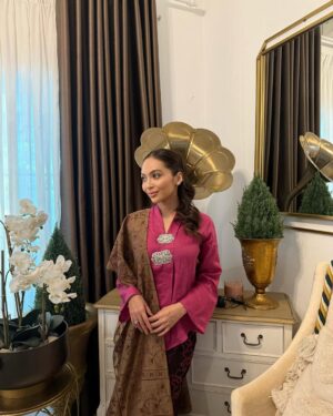 Riena Diana Instagram - Raya 2025 🤍