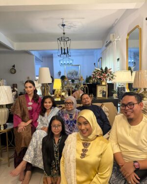 Riena Diana Instagram - Raya 2025 🤍