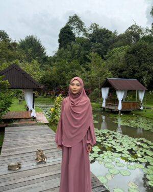 Riena Diana Instagram - Your future Zaujah, insyaallah 💗

#Bidaah #ViuSeries #Baiduri