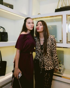 Riena Diana Instagram - @aignermunich w them 💙