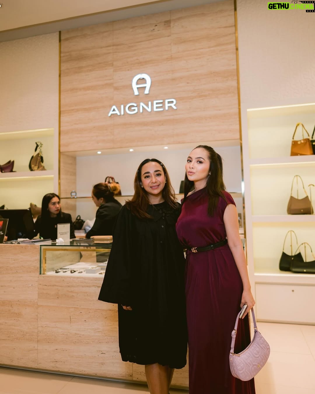 Riena Diana - 6.1K Likes - @aignermunich w them 💙