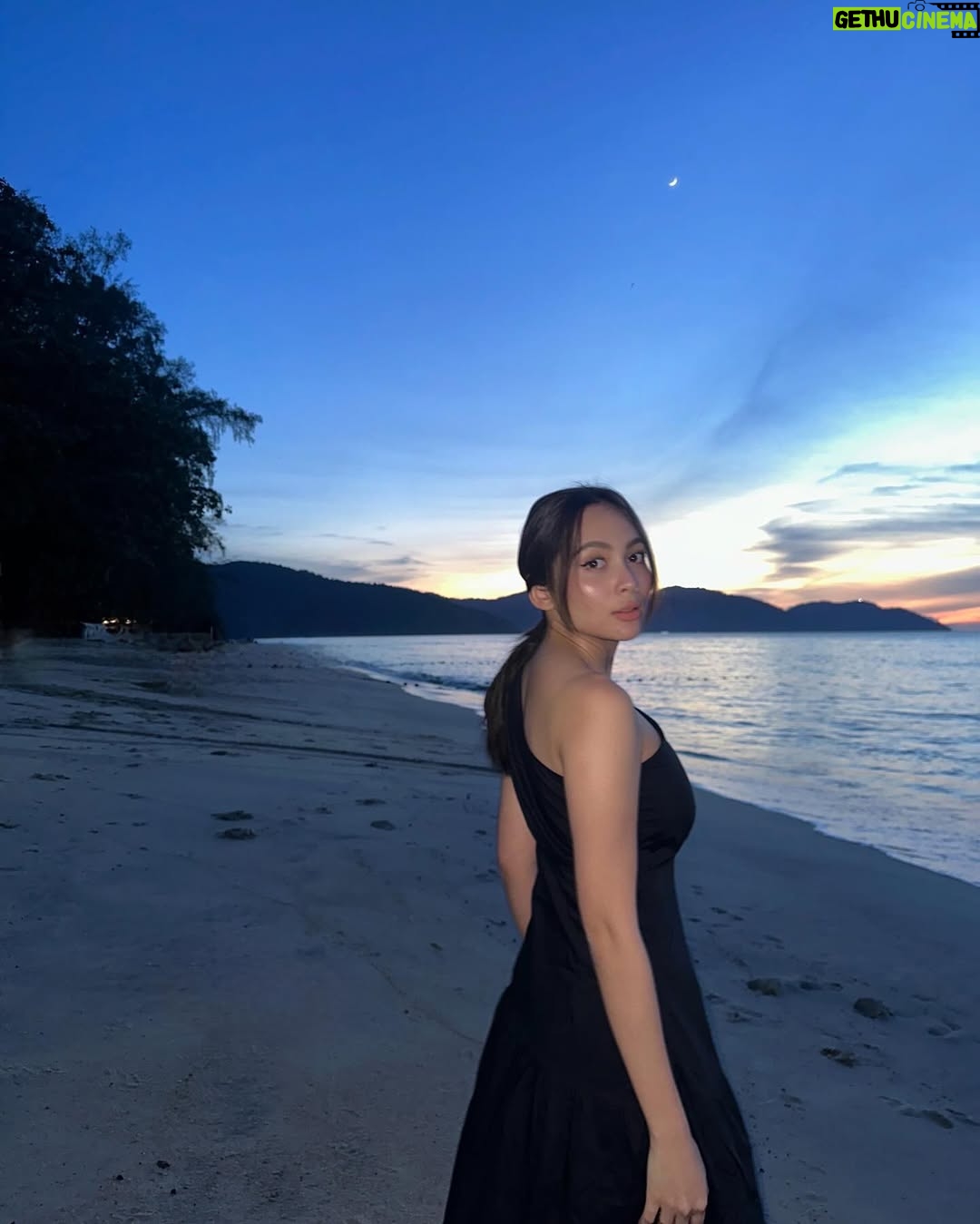 Riena Diana - 30.6K Likes - Tuning in to September vibes 💜