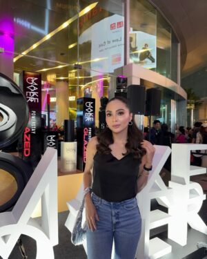 Riena Diana Instagram - @makeover.my w bestie last night 📸