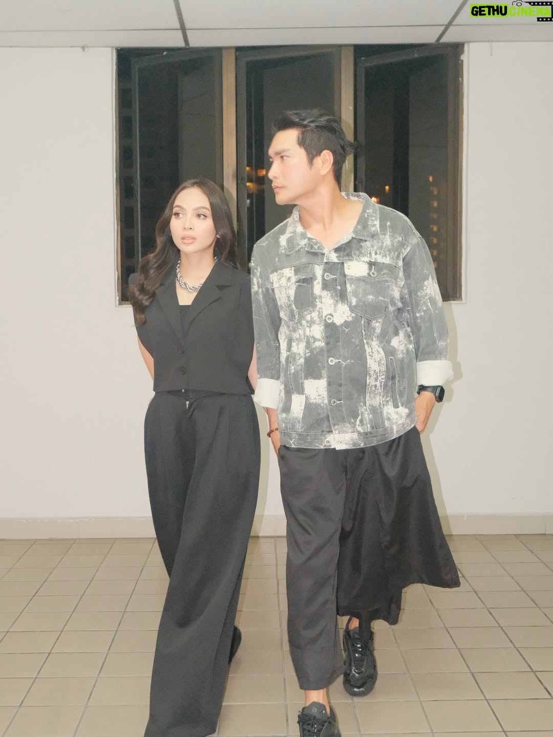 Riena Diana - 6K Likes - Thanks for having us @meloditv3 , 🫶🏼 

Kitorang nominated untuk selebriti couple goals terhangat untuk Anugerah Melodi Terhangat yang akan berlangsung tak lama lagi dekat @tv3malaysia ✨ 
Menang kalah tak kesah sebab dapat tercalon top 10 pun dah bersyukur geng! 🥹 

Siapa nak undi boleh undi couple fav korang ok? Slide gambar sampai habis kalau nak tahu, ✌️ 

#KFRD